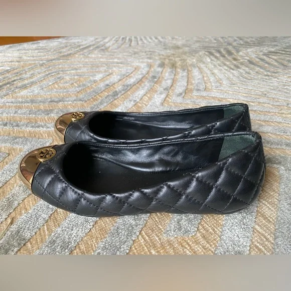 Preloved Tory Burch Kaitlyn black quilted good cap toe ballet flats size 5 - Picture 5 of 16